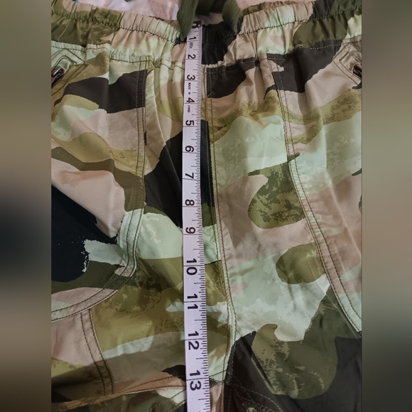 Free People Movement Stadium Camouflage Print Pants. Size L NWOT. R148 - Picture 12 of 12